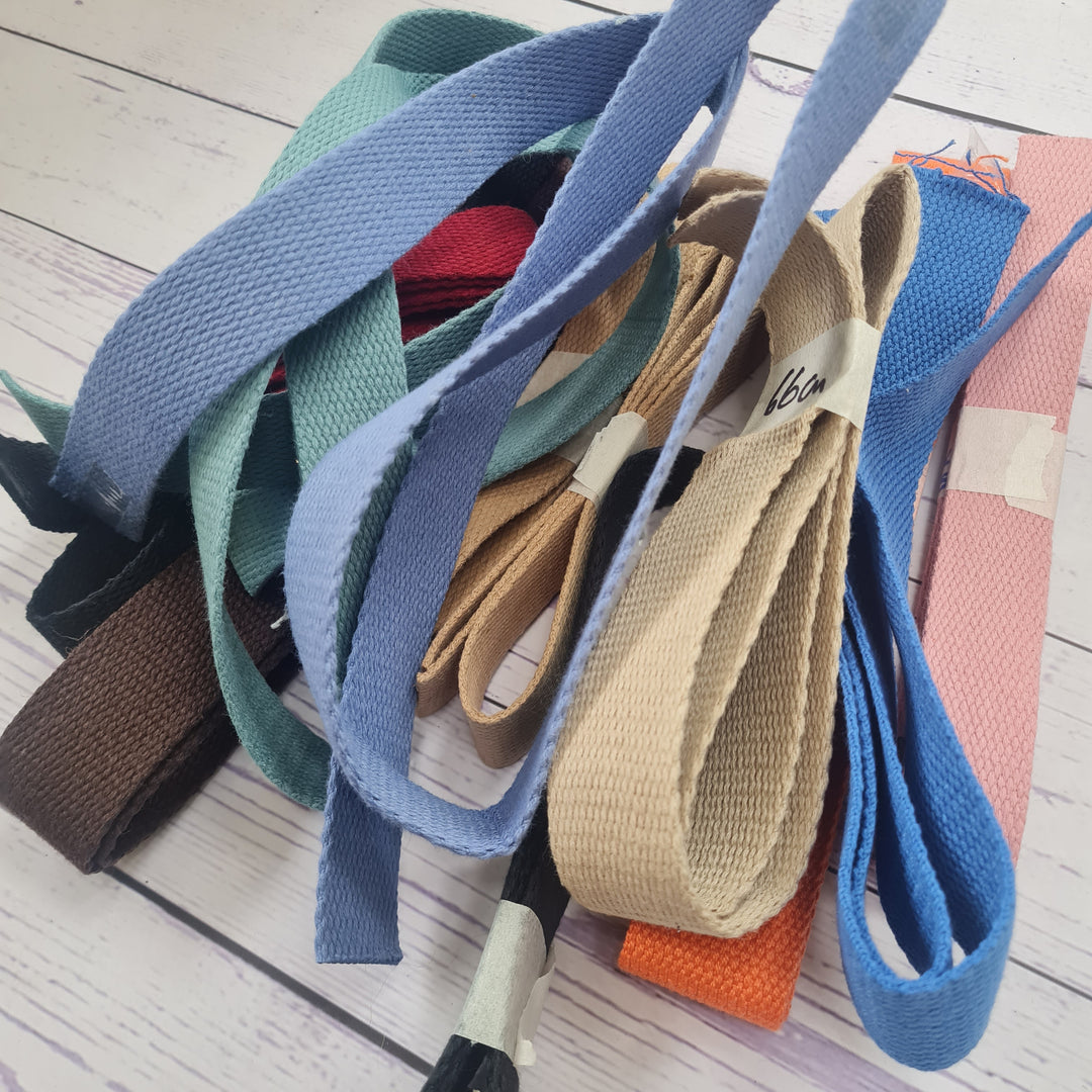 Bulk bag strapping/ webbing scraps: less than 1m, various colours and widths