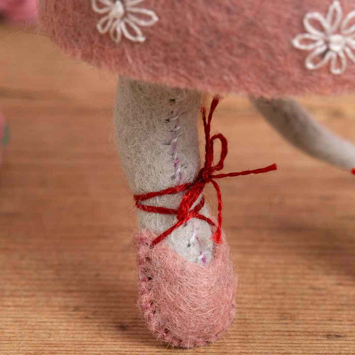 Corinne Lapierre, UK - Little Mouse The Ballet Dancer Felt Mini Craft Kit