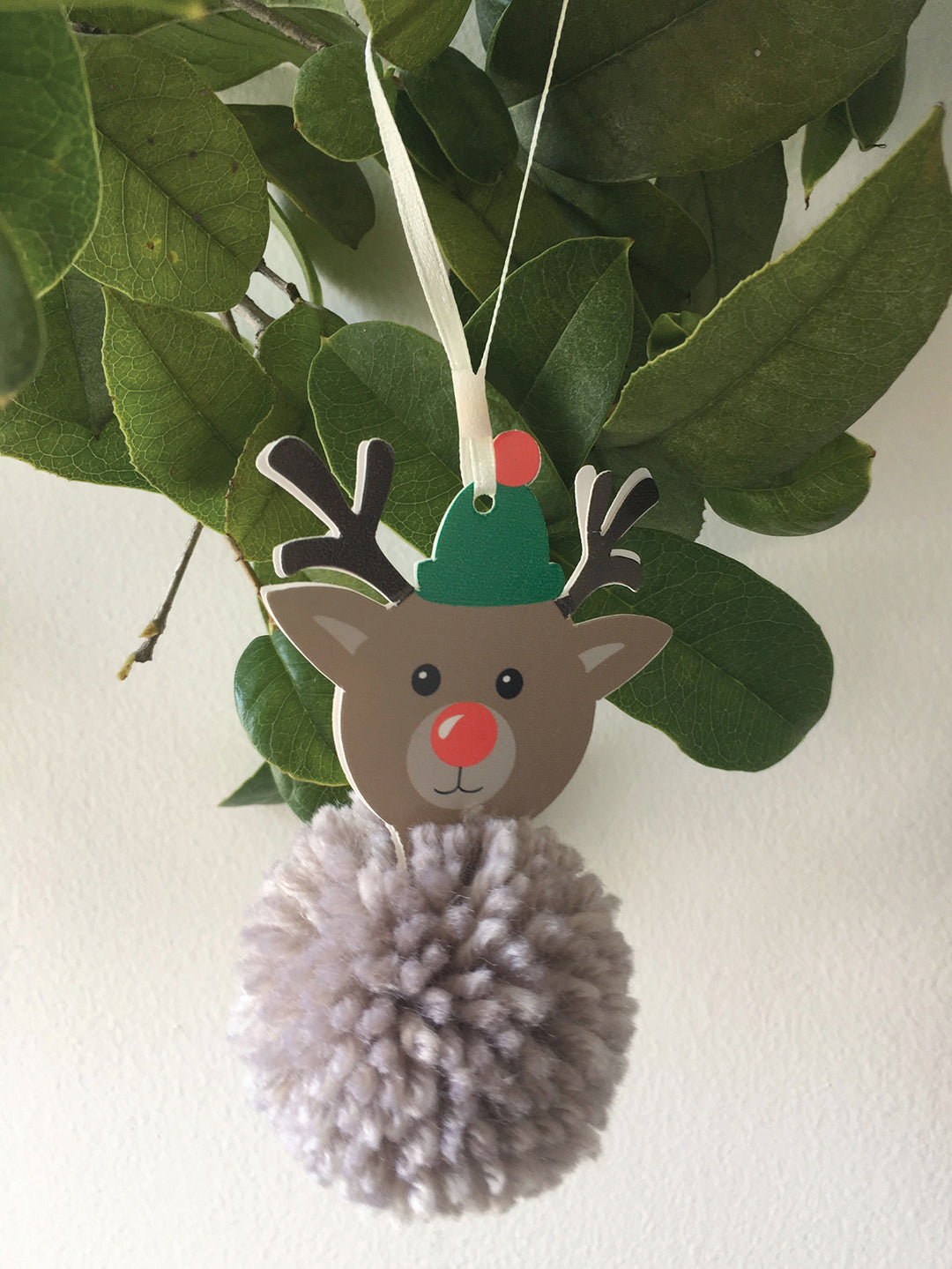 Trimits Pom-pom craft kit Christmas decoration, great stocking filler. Kids, adults.