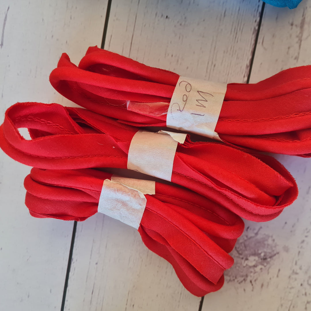 BARGAIN bags of flanged polycotton piping cord:  polycotton