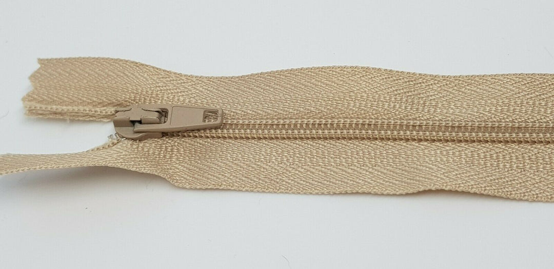 Nylon Closed End Auto-lock Zips 4in, 8in (20cm) 10in (25cm). Dressmaking, crafts.